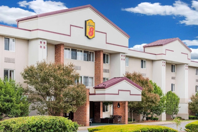 Gallery - Super 8 By Wyndham State College