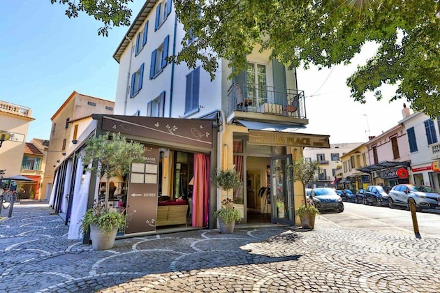Gallery - La Place