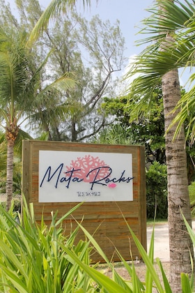 Gallery - Mata Rocks Resort