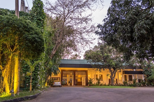 Gallery - The Lakeside Hotel At Nuwarawewa