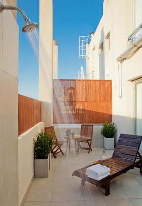 Gallery - Art Suites & Gallery