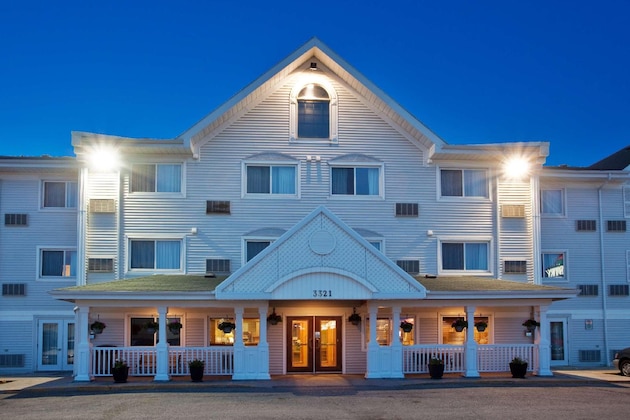 Gallery - Travelodge Suites By Wyndham Regina   Eastgate Bay