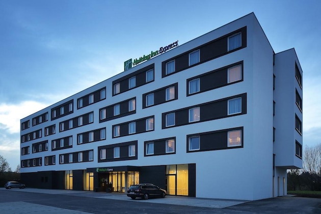 Gallery - Holiday Inn Express Friedrichshafen By Ihg