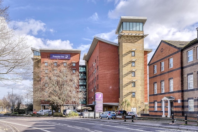 Gallery - Premier Inn Southampton City Centre