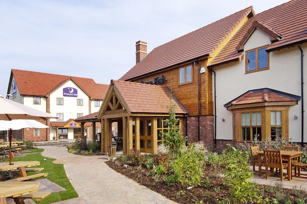 Gallery - Premier Inn Newport Telford