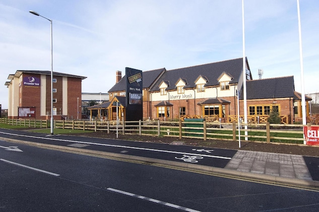 Gallery - Premier Inn Burton On Trent Central