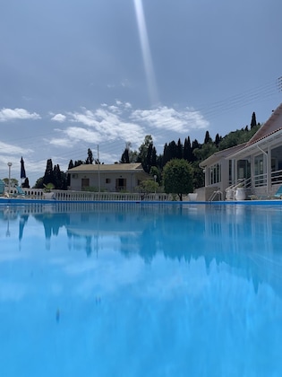 Gallery - Brentanos Apartments ~ A ~ View Of Paradise