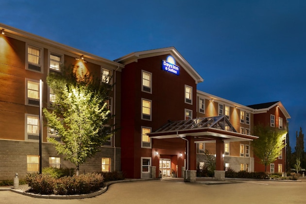 Gallery - Days Inn & Suites By Wyndham Sherwood Park Edmonton