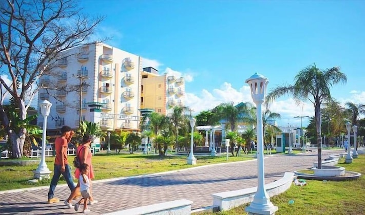 Gallery - Art-Deco Beach Hotel