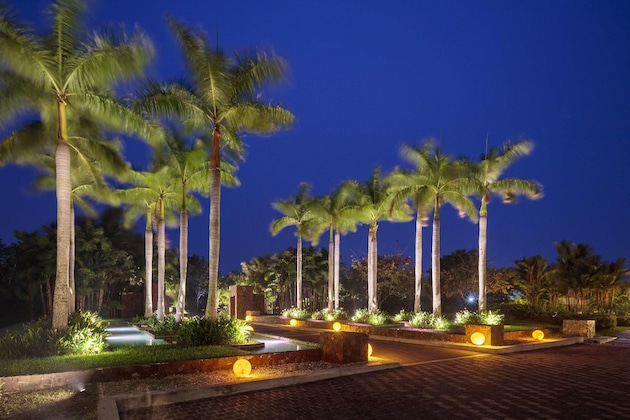 Gallery - Indura Beach & Golf Resort Curio Collection By Hilton
