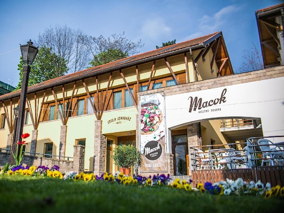 Gallery - Imola Udvarház Dessert Hotel