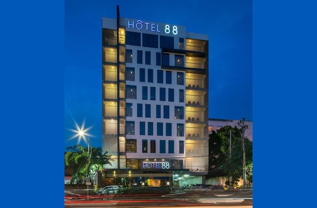 Gallery - Hotel 88 Embong Malang By Wh