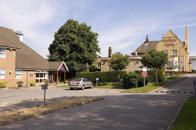 Gallery - Premier Inn Portsmouth North Harbour