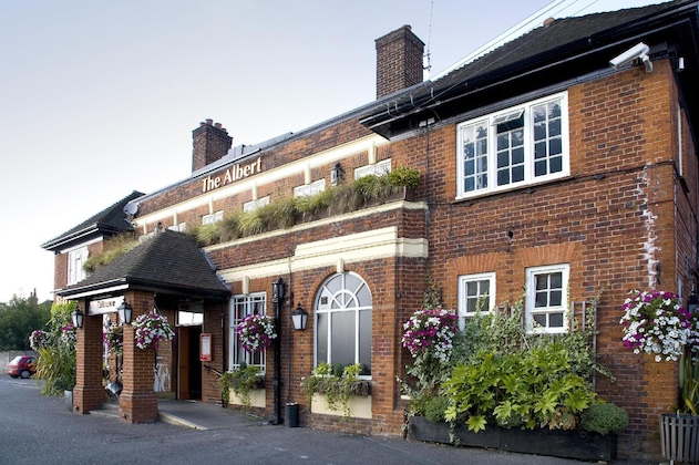 Gallery - Premier Inn Colchester (Cowdray Avenue)