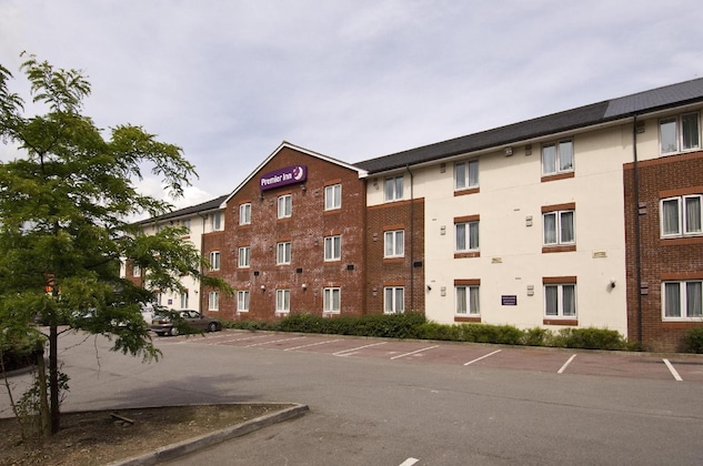 Gallery - Premier Inn Newport Wales (M4