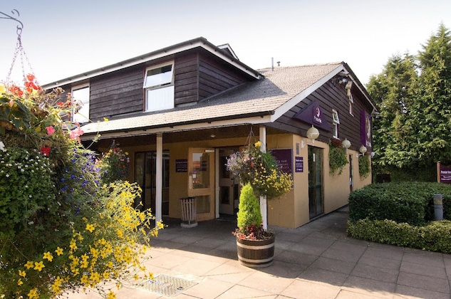 Gallery - Premier Inn Cheltenham North West