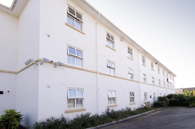 Gallery - Premier Inn Cheltenham Central (West A40)