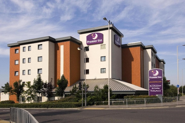 Gallery - Premier Inn Portsmouth Port Solent