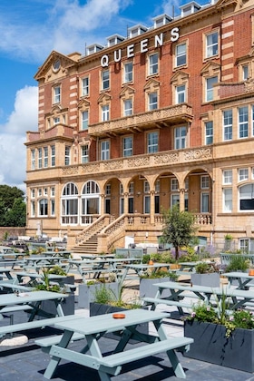Gallery - The Queens Hotel