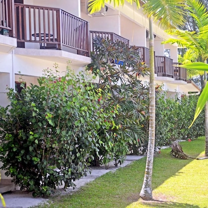 Gallery - Tropicana Lagoon Apartments