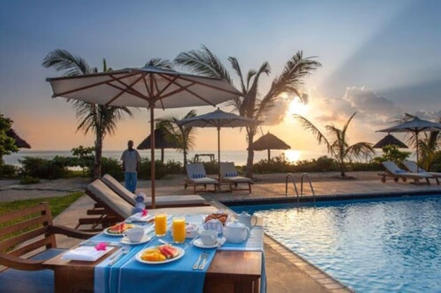 Gallery - Kisiwa On The Beach