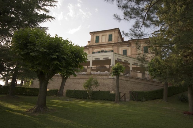 Gallery - Marchese Del Grillo