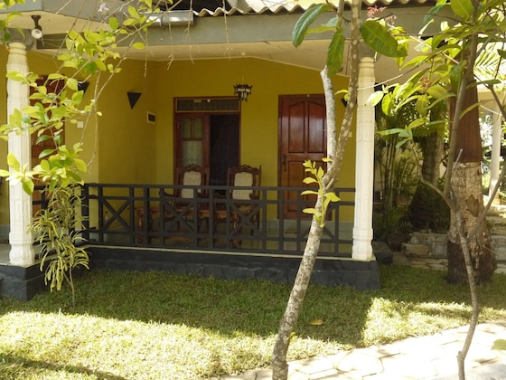 Gallery - Traveller's Home Hotel