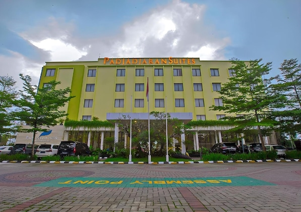 Gallery - Padjadjaran Suites Resort & Convention