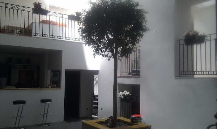 Gallery - Art Hostel Taurus B&B