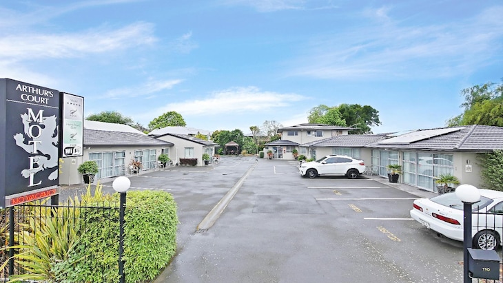 Gallery - Arthur's Court Motor Lodge