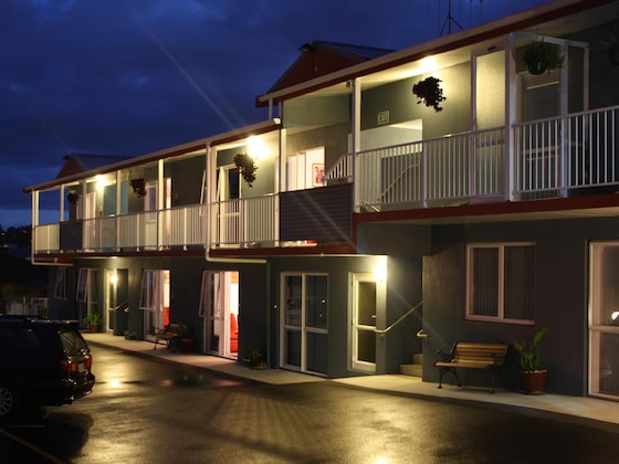 Gallery - Avenue Heights Motel