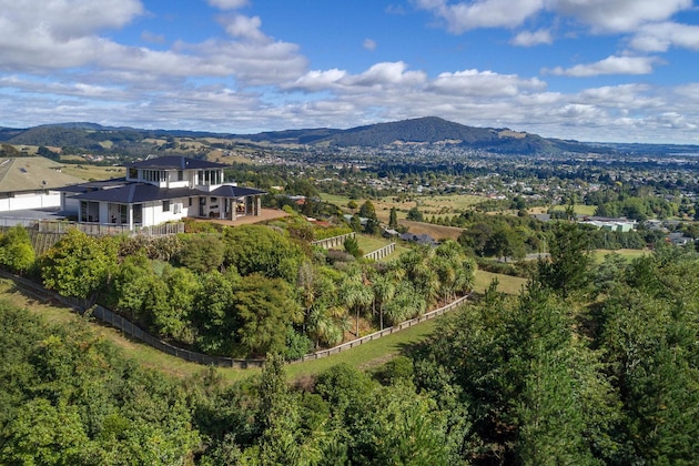 Gallery - Tihi Retreat
