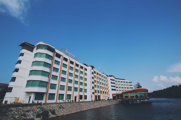 Gallery - The Regency Waterfront Hotel