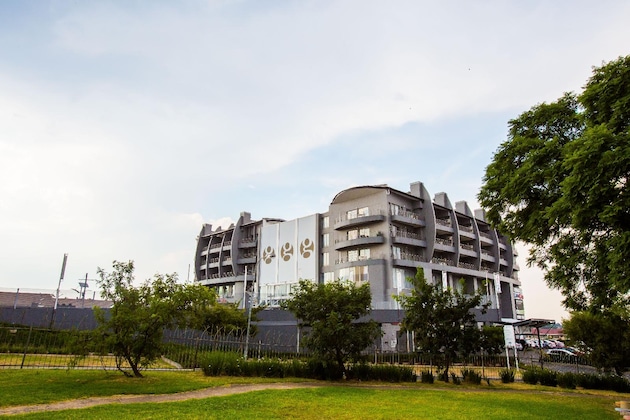Gallery - Genesis All-Suite Hotel