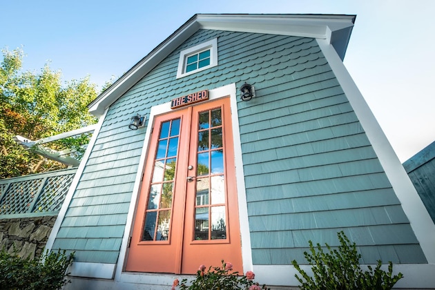 Gallery - Town & Tide Inn