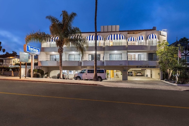 Gallery - Travelodge By Wyndham San Clemente Beach