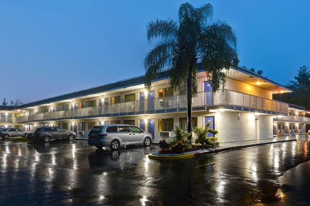 Gallery - Motel 6 Dania Beach