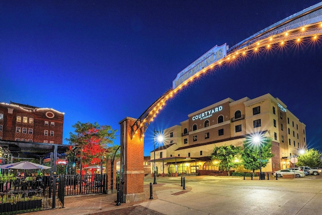 Gallery - Courtyard By Marriott Wichita At Old Town