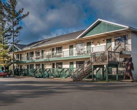 Gallery - Econo Lodge Bayview