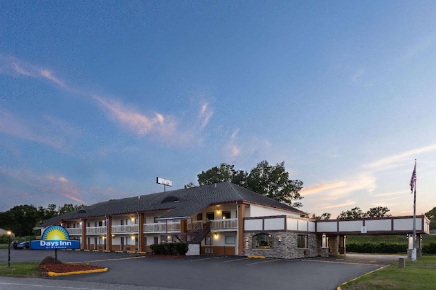 Gallery - Days Inn By Wyndham Queensbury Lake George