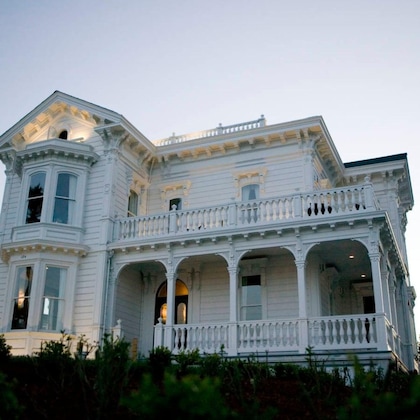 Gallery - West Cliff Inn - A Four Sisters Inn