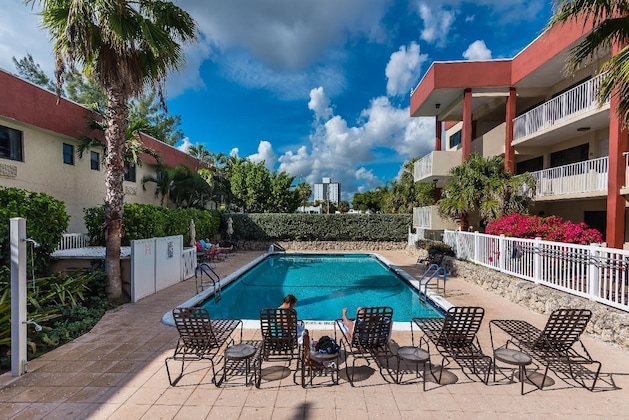 Gallery - La Costa Beach Club