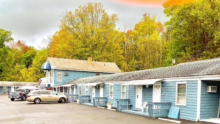 Gallery - Rodeway Inn Lee