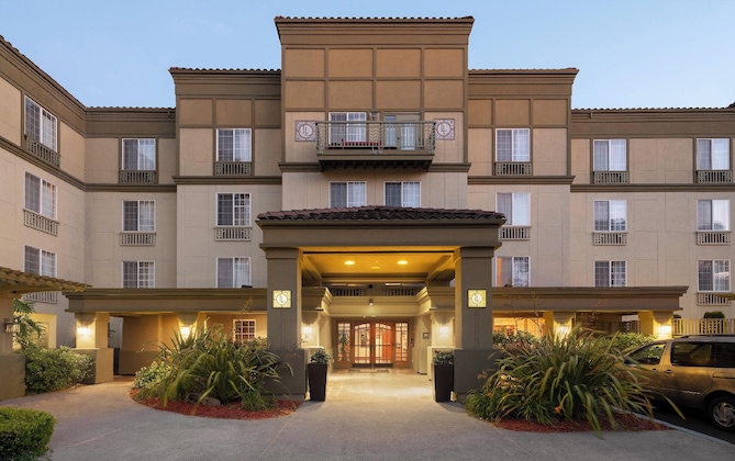 Gallery - Larkspur Landing Renton - An All-Suite Hotel