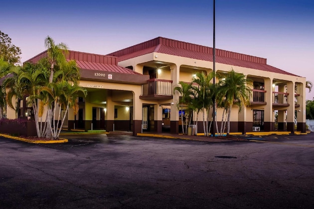 Gallery - Red Roof Inn Ft Myers