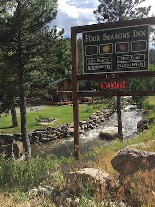 Gallery - 4 Seasons Inn On Fall River