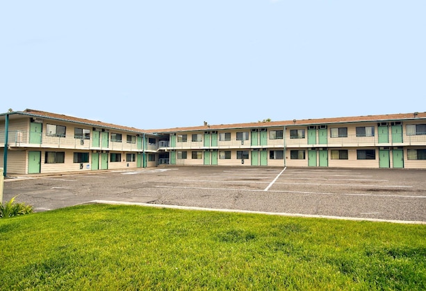 Gallery - Americas Best Value Inn & Suites Helena