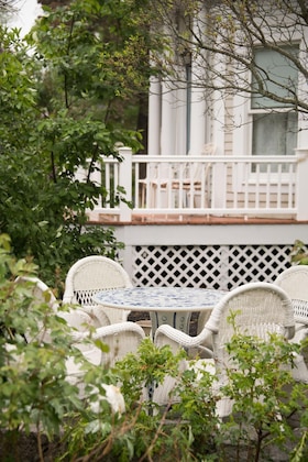 Gallery - Mira Monte Inn & Suites