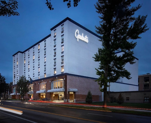 Gallery - Graduate By Hilton State College