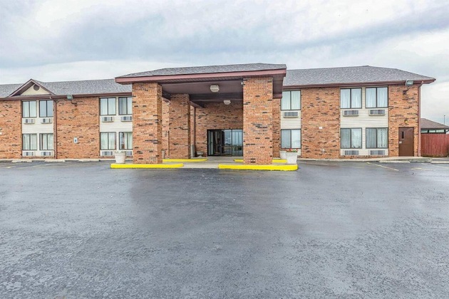 Gallery - Magnuson Hotel Camelot